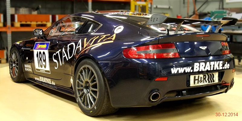 Illustration for article titled Maniacs Turn Aston Martin V8 Vantage Into A Rally Car